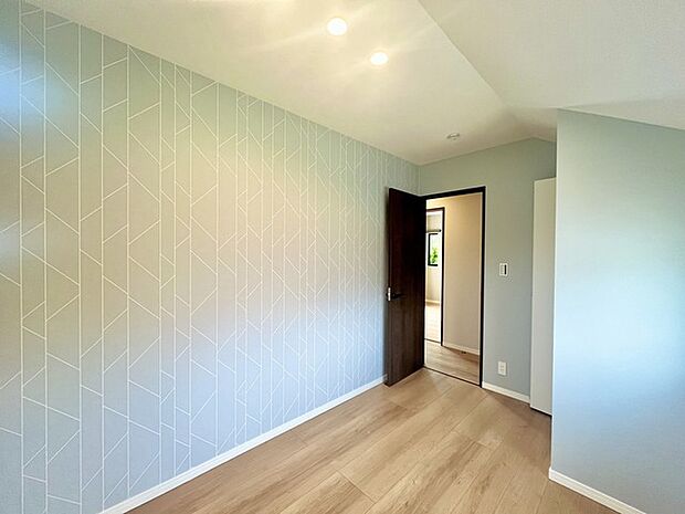 ゆとりの4.31帖ある寝室、陽光が入りやすく朝の目覚めも気持ち良く起こしてくれます。