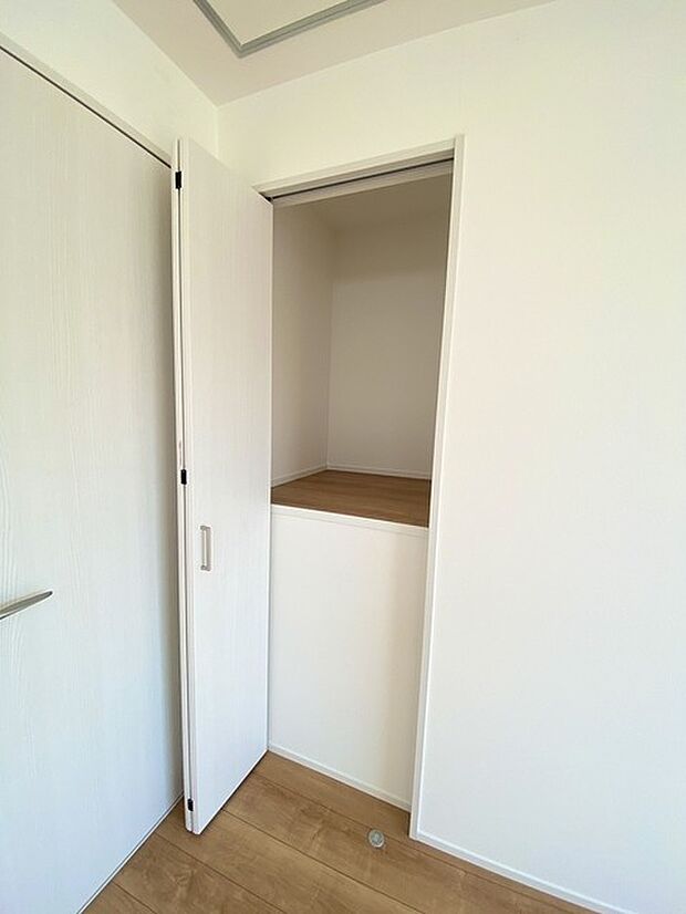 収納豊富な間取りで家の中がスッキリ片付きそうです。 