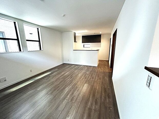 夕食の時間。家族、友人、両親、親戚との会話がより料理を美味しくしてくれる。あっという間に時間が過ぎてしまう居心地の良さは、普段はほっとする空間としてここにあります。