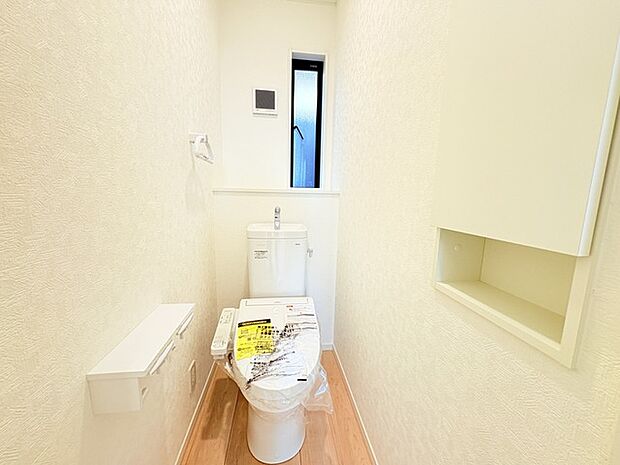 1.2階にそれでもトレイがございます。朝の混雑時に分散して利用できるほか、ゲスト用としても使い分けることもできます。 