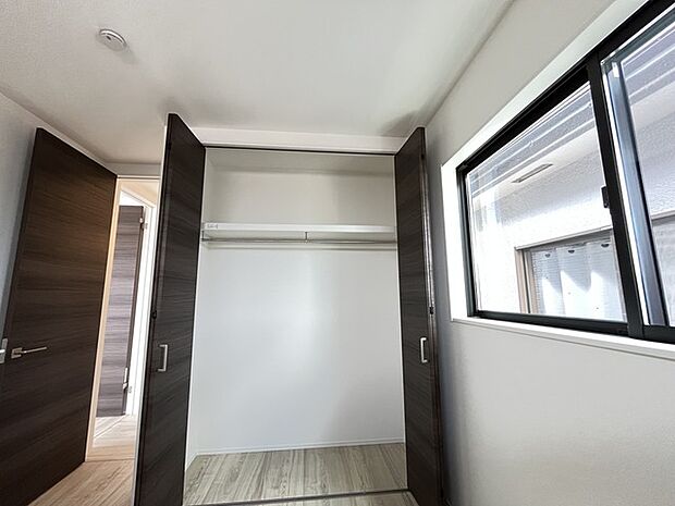 収納スペースが豊富なためお部屋も綺麗に片付きます。 