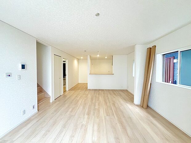 リビングは家具の配置も思いのまま。自由度が高い設計です。 