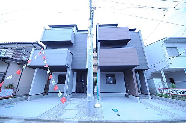 南道路に面しており日中もたくさんの陽が入ります。風通りや周辺環境など実際に現地にてご確認ください。