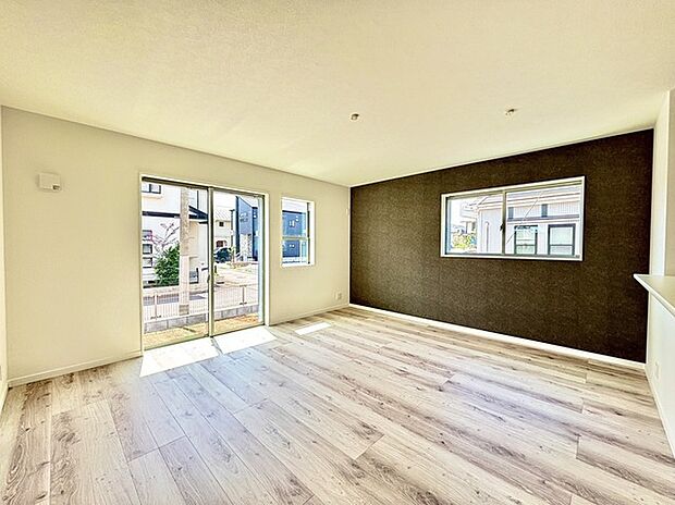 家族が一番集まる場所だから広々としつつも素敵な空間であって欲しい。皆がくつろぐリビングからキッチンまでが一つに繋がる空間。 