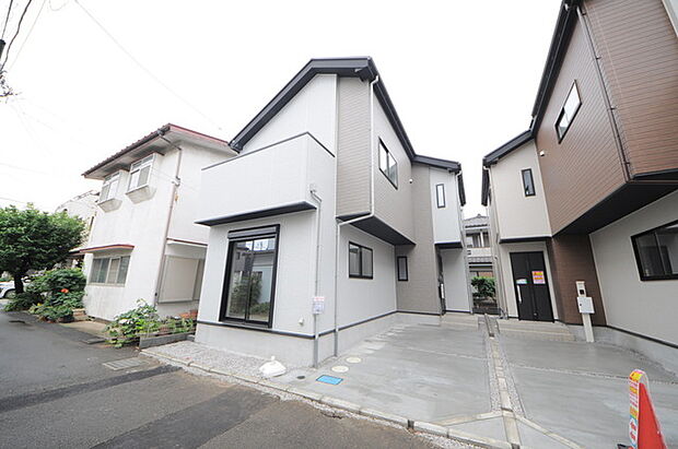 カースペースは1台駐車できます。車庫の出し入れのしやすさなど、実際に現地にてご確認ください。