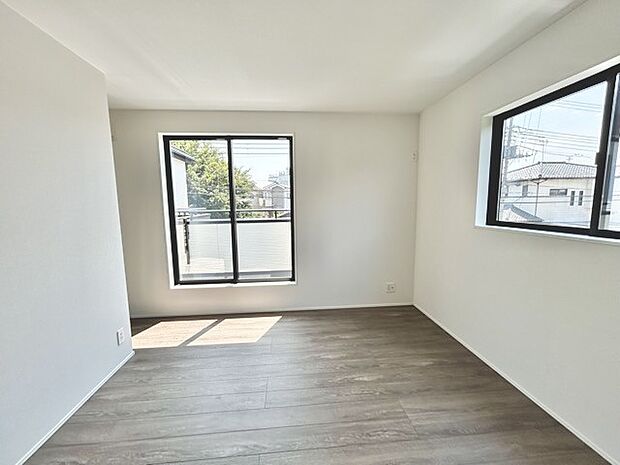 2面採光を確保した明るい室内は、爽やかな風を感じる居心地の良い空間です。 