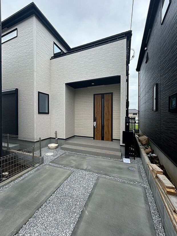 五感で感じる、現地でしかわからない事も沢山ございます。周辺環境なども一緒にご案内いたしますのでお気軽にお問合せください。