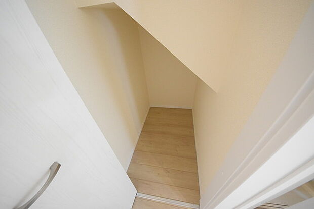 階段下の収納庫