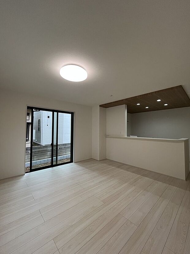 夕食の時間。家族、友人、両親、親戚との会話がより料理を美味しくしてくれる。あっという間に時間が過ぎてしまう居心地の良さは、普段はほっとする空間としてここにあります。 