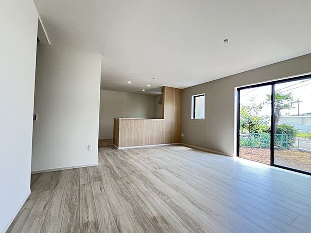 夕食の時間。家族、友人、両親、親戚との会話がより料理を美味しくしてくれる。あっという間に時間が過ぎてしまう居心地の良さは、普段はほっとする空間としてここにあります。