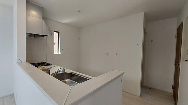 家族が一番集まる場所だから広々としつつも素敵な空間であって欲しい。皆がくつろぐリビングからキッチンまでが一つに繋がる空間。 