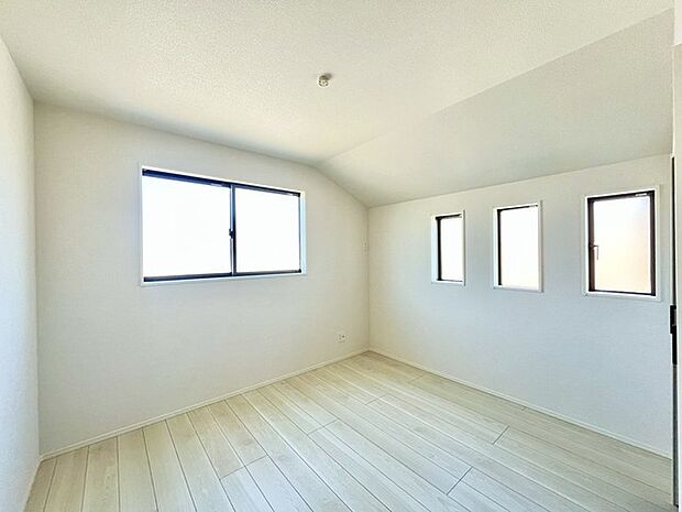 2面採光を確保した明るい室内は、爽やかな風を感じる居心地の良い空間です。 