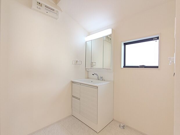 脱衣所はLDKの横にある為、寒くなりにくい場所です。