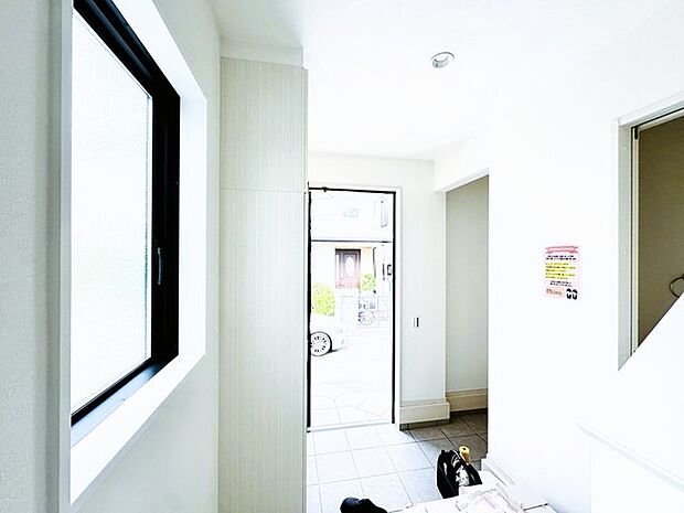 お客様をお迎えする玄関、お家の出入りもスムーズに行えます。 