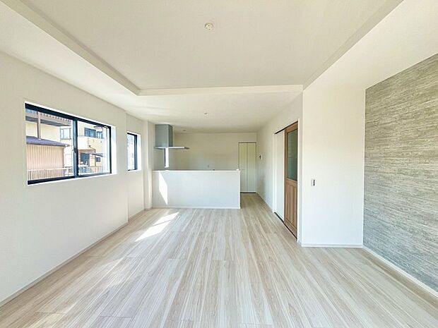 リビングは家具の配置も思いのまま。自由度が高い設計です。 