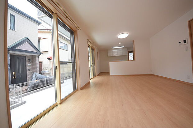 リビングは家具の配置も思いのまま。自由度が高い設計です。