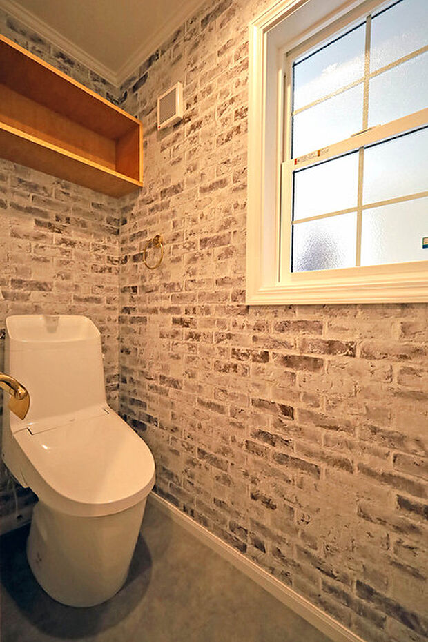 1.3階にそれぞれトレイがございます。朝の混雑時に分散して利用できるほか、ゲスト用としても使い分けることもできます。 