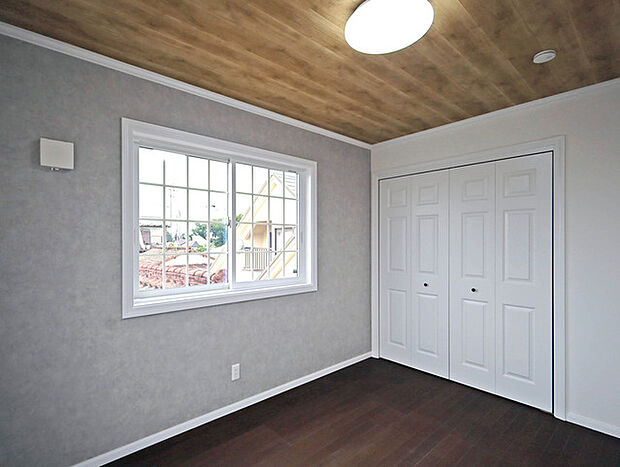 2面採光を確保した明るい室内は、爽やかな風を感じる居心地の良い空間です。