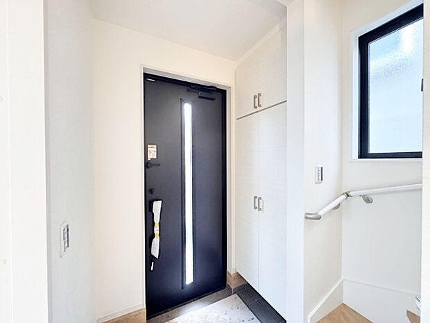 お客様をお迎えする玄関、お家の出入りもスムーズに行えます。