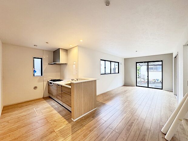 夕食の時間。家族、友人、両親、親戚との会話がより料理を美味しくしてくれる。あっという間に時間が過ぎてしまう居心地の良さは、普段はほっとする空間としてここにあります。