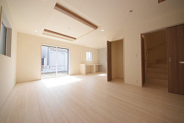 夕食の時間。家族、友人、両親、親戚との会話がより料理を美味しくしてくれる。あっという間に時間が過ぎてしまう居心地の良さは、普段はほっとする空間としてここにあります。