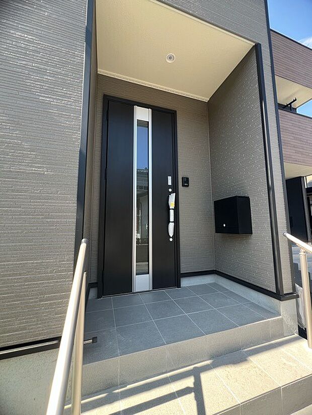 お客様をお迎えする玄関、お家の出入りもスムーズに行えます。 