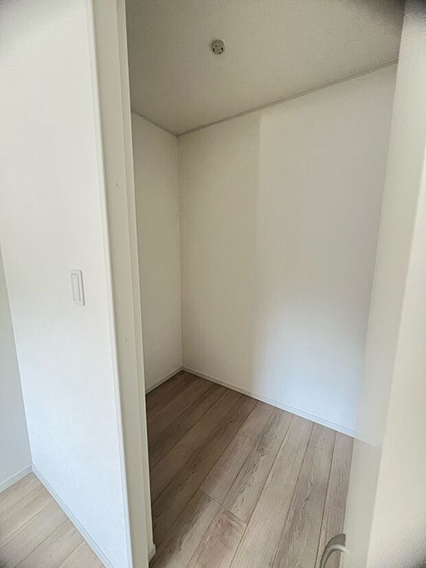 大容量クローゼット付き！家族の成長と共に増える荷物もスッキリ収納。 