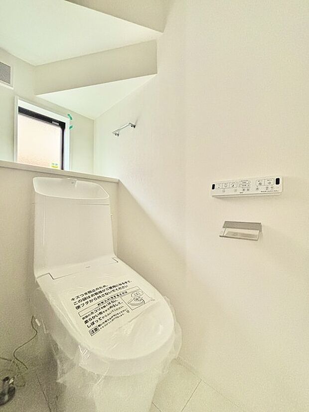 1.2階にそれぞれトレイがございます。朝の混雑時に分散して利用できるほか、ゲスト用としても使い分けることもできます。