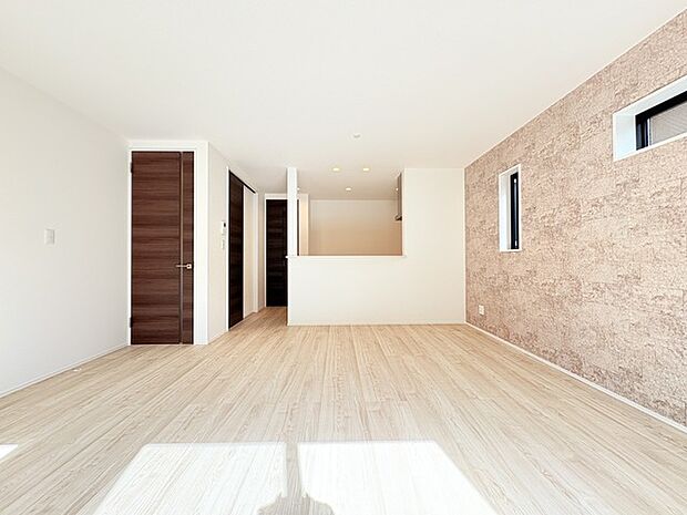 リビングは家具の配置も思いのまま。自由度が高い設計です。