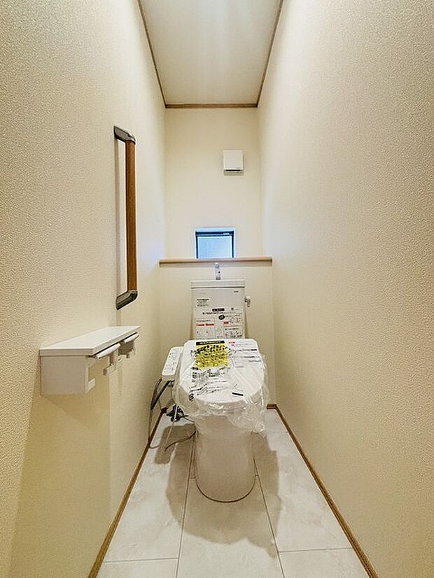 1.2階にそれでもトレイがございます。朝の混雑時に分散して利用できるほか、ゲスト用としても使い分けることもできます。 