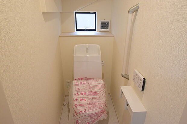 1.2階にそれぞれトレイがございます。朝の混雑時に分散して利用できるほか、ゲスト用としても使い分けることもできます。 