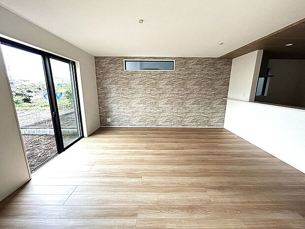 夕食の時間。家族、友人、両親、親戚との会話がより料理を美味しくしてくれる。あっという間に時間が過ぎてしまう居心地の良さは、普段はほっとする空間としてここにあります。 