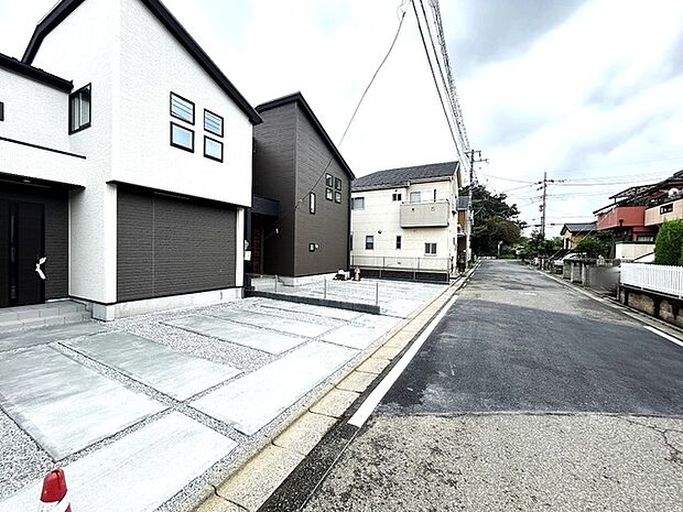 6m幅員の道路に面しておりお車の運転が苦手な方でも安心して出入りいただけます。 