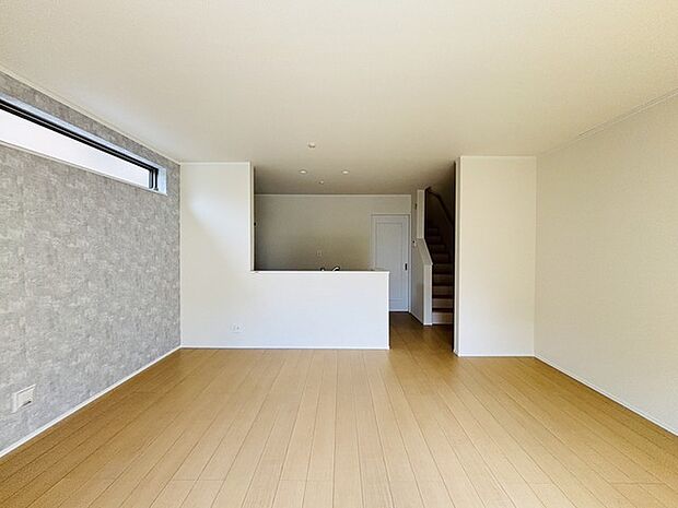 夕食の時間。家族、友人、両親、親戚との会話がより料理を美味しくしてくれる。あっという間に時間が過ぎてしまう居心地の良さは、普段はほっとする空間としてここにあります。