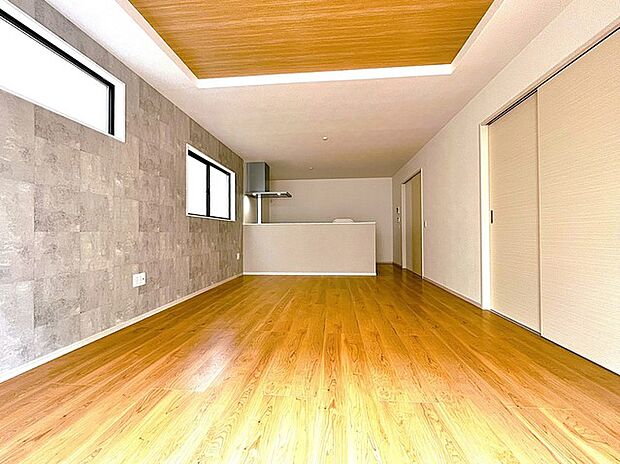 家族が一番集まる場所だから広々としつつも素敵な空間であって欲しい。皆がくつろぐリビングからキッチンまでが一つに繋がる空間。  