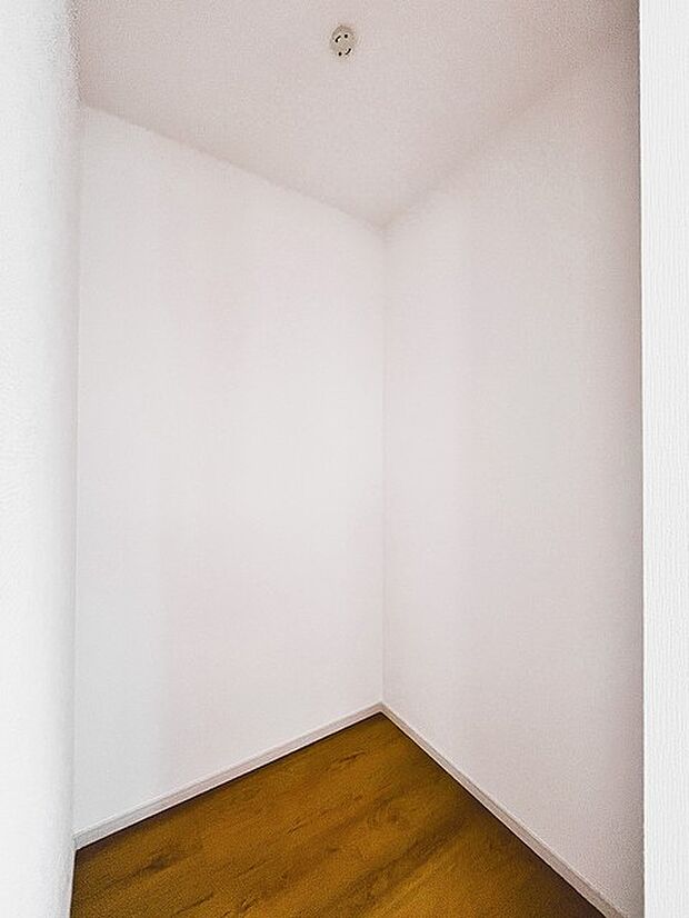 収納で悩む時間をなくしたい。家族の衣服が多くても頼もしいWIC（ウォークインクローゼット） 