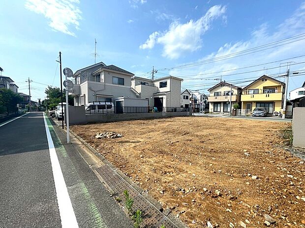 広がる空と穏やかな街並みに抱かれ、新しい物語を紡ぐための、心地よい空間がここから始まります 