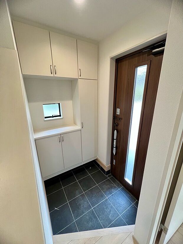 お客様をお迎えする玄関、お家の出入りもスムーズに行えます。 