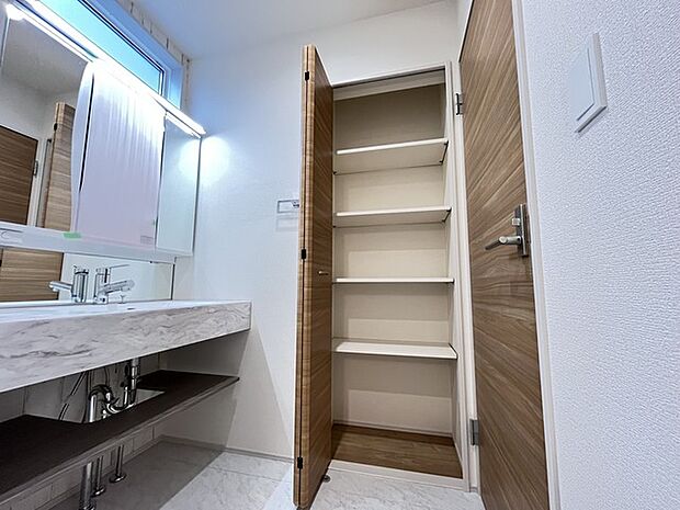 洗面室にゆとりの収納