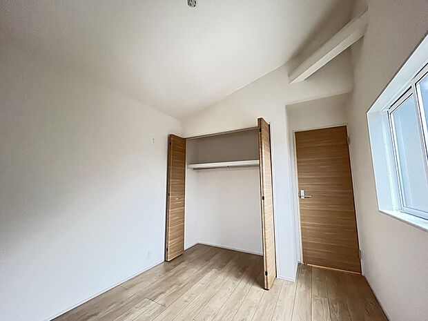 収納スペースが豊富なためお部屋も綺麗に片付きます。 