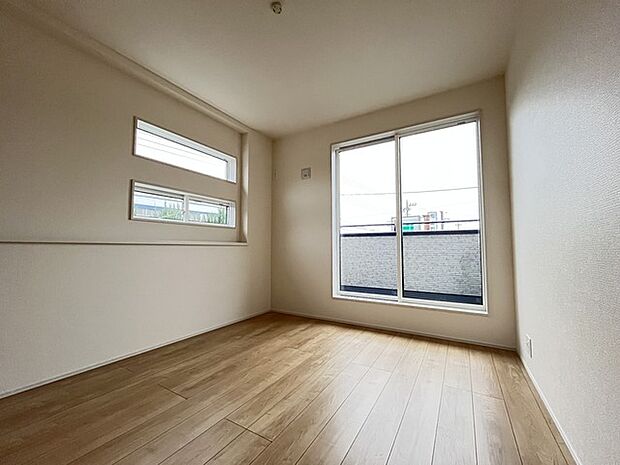 2面採光を確保した明るい室内は、爽やかな風を感じる居心地の良い空間です。 