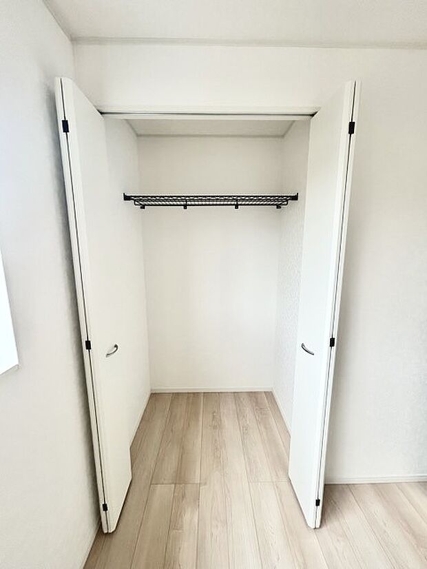 大容量クローゼット付き!家族の成長と共に増える荷物もスッキリ収納。