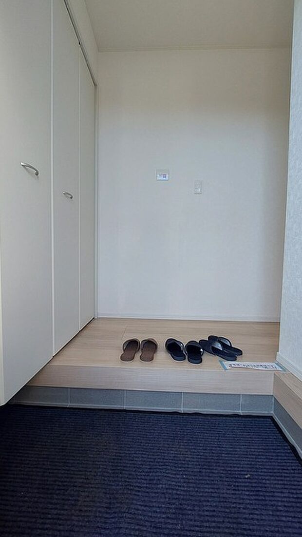 お客様をお迎えする玄関、お家の出入りもスムーズに行えます。 