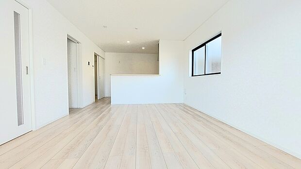 リビングは家具の配置も思いのまま。自由度が高い設計です。 