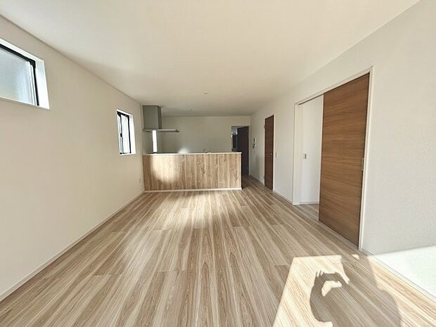 リビングは家具の配置も思いのまま。自由度が高い設計です。 