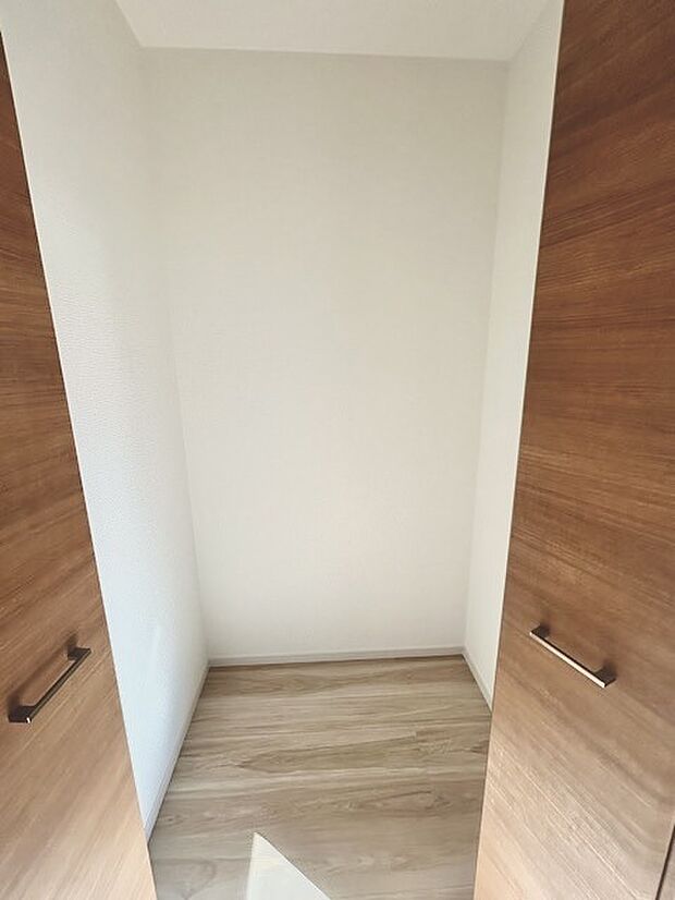 大容量クローゼット付き！家族の成長と共に増える荷物もスッキリ収納。 