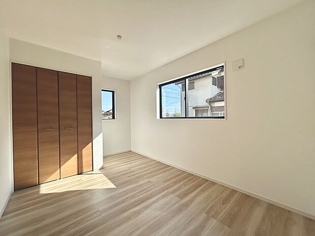 2面採光を確保した明るい室内は、爽やかな風を感じる居心地の良い空間です。 