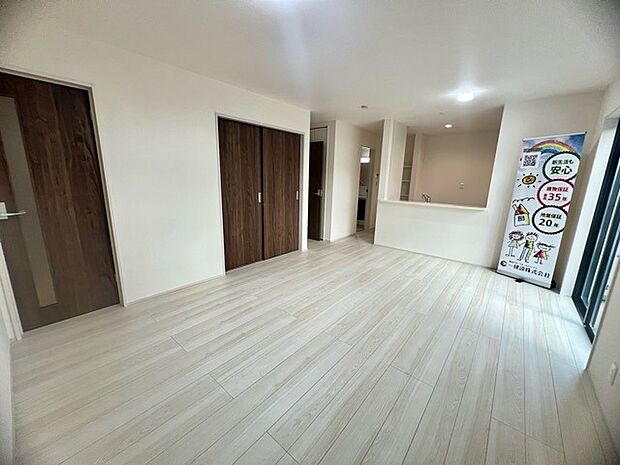 夕食の時間。家族、友人、両親、親戚との会話がより料理を美味しくしてくれる。あっという間に時間が過ぎてしまう居心地の良さは、普段はほっとする空間としてここにあります。