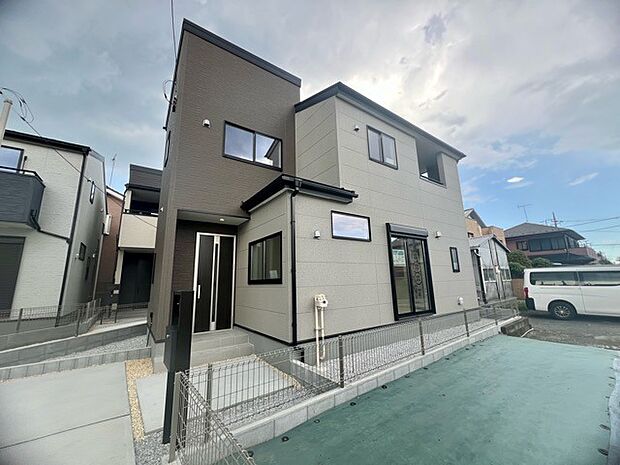 五感で感じる、現地でしかわからない事も沢山ございます。周辺環境なども一緒にご案内いたしますのでお気軽にお問合せください。