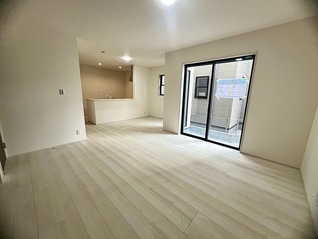 夕食の時間。家族、友人、両親、親戚との会話がより料理を美味しくしてくれる。あっという間に時間が過ぎてしまう居心地の良さは、普段はほっとする空間としてここにあります。 